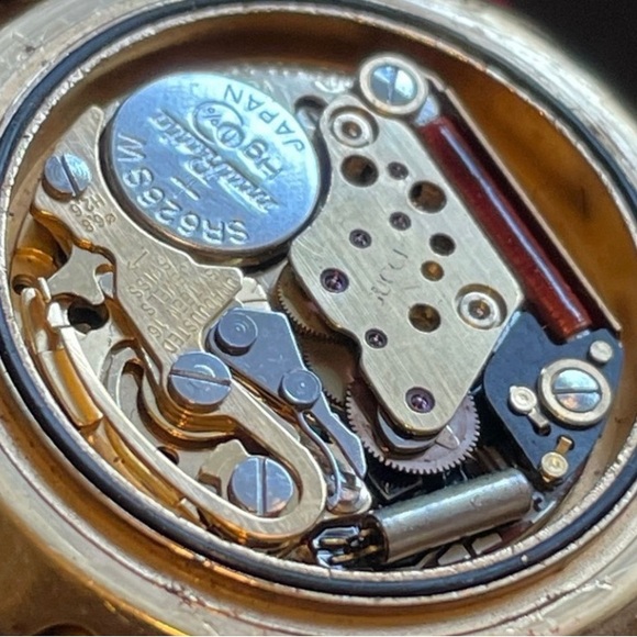 *READ Gucci 3800 Jr Chronograph Gold Plated Women's Watch - Picture 12 of 14